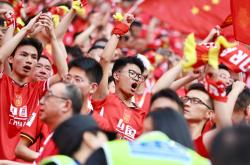 开云体育在线-欧国联赛惹人关注，球迷热情高涨