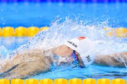 开云APP-掌控力对决，拉文关键球定乾坤，雄鹿团队风暴掀翻篮网豪华战舰