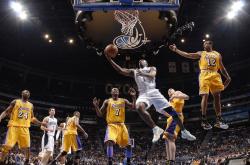 开云体育官网-当华沙的坚韧遇上巴黎的魔法，波兰铁骑稳擒皇马，内马尔欧冠之夜独舞