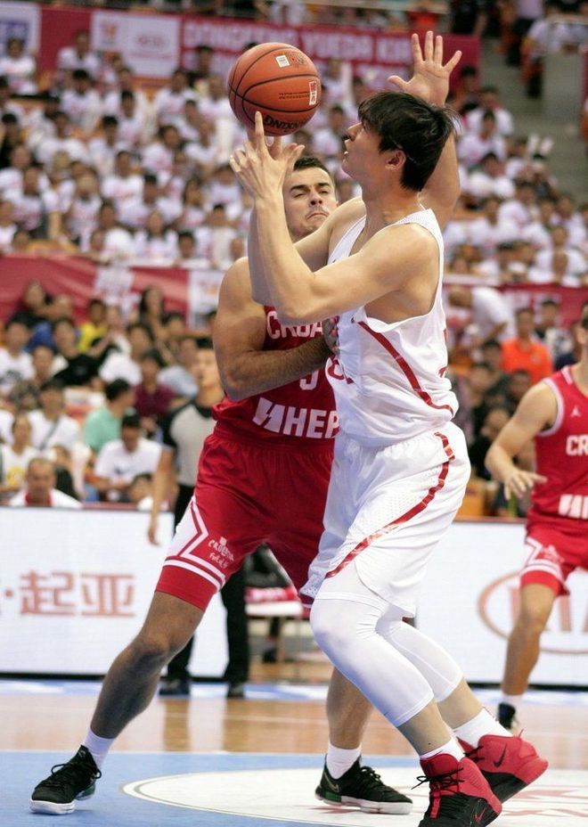 加拿大男篮完胜墨西哥男篮，麦科勒姆完成帽子戏法的简单介绍