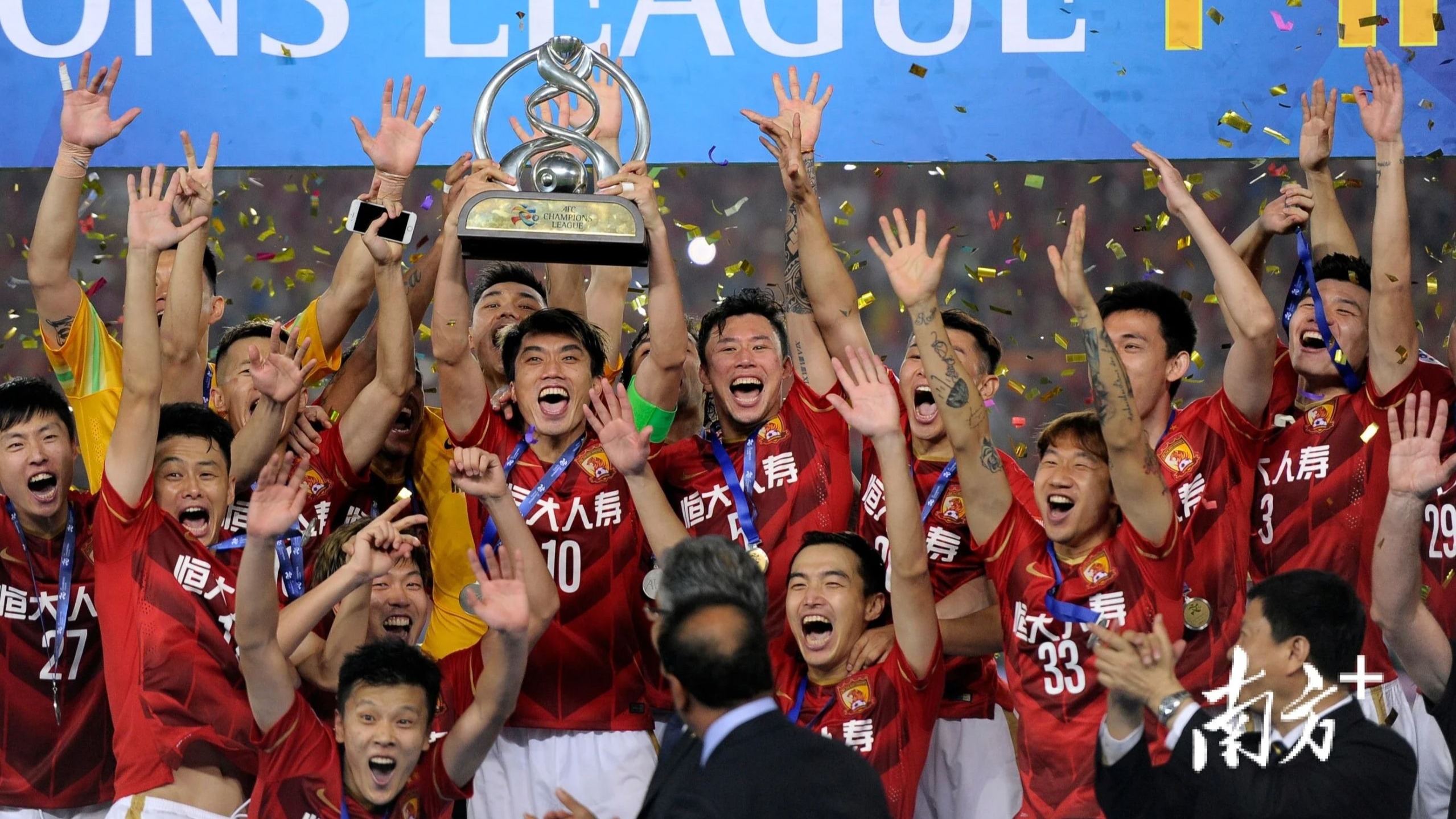 关于球场风云!足坛豪门大战争夺胜利的信息 关于球场风云!足坛豪门大战争夺胜利的信息