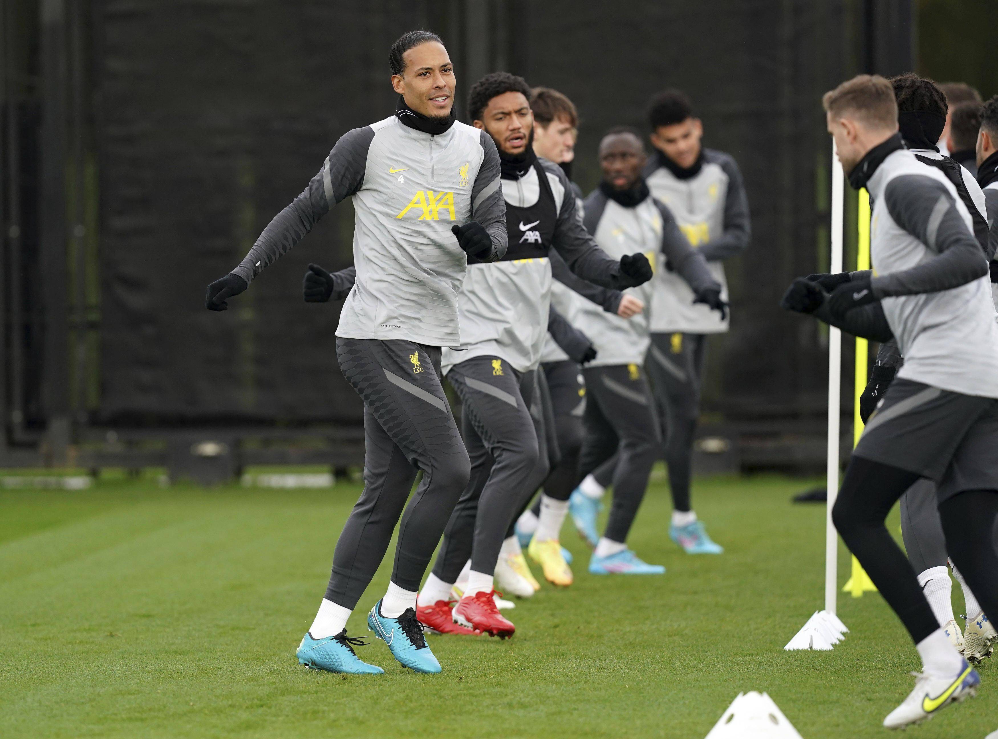 欧洲球队集体训练，备战国际赛事的简单介绍