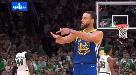 赛场上演精彩绝伦的对攻战，球员们实力不可小觑的简单介绍