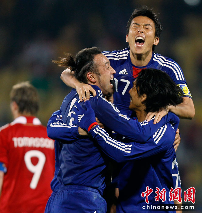 关于丹麦羽毛球队力克韩国羽毛球队，陶菲克统治全场的信息