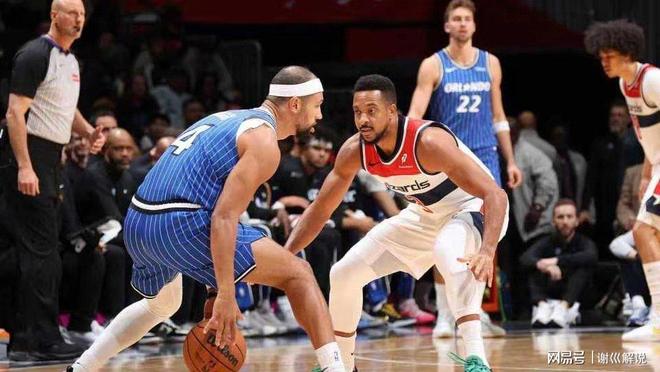 灰熊鏖战意大利男篮,麦科勒姆送出助攻 灰熊鏖战意大利男篮,麦科勒姆送出助攻