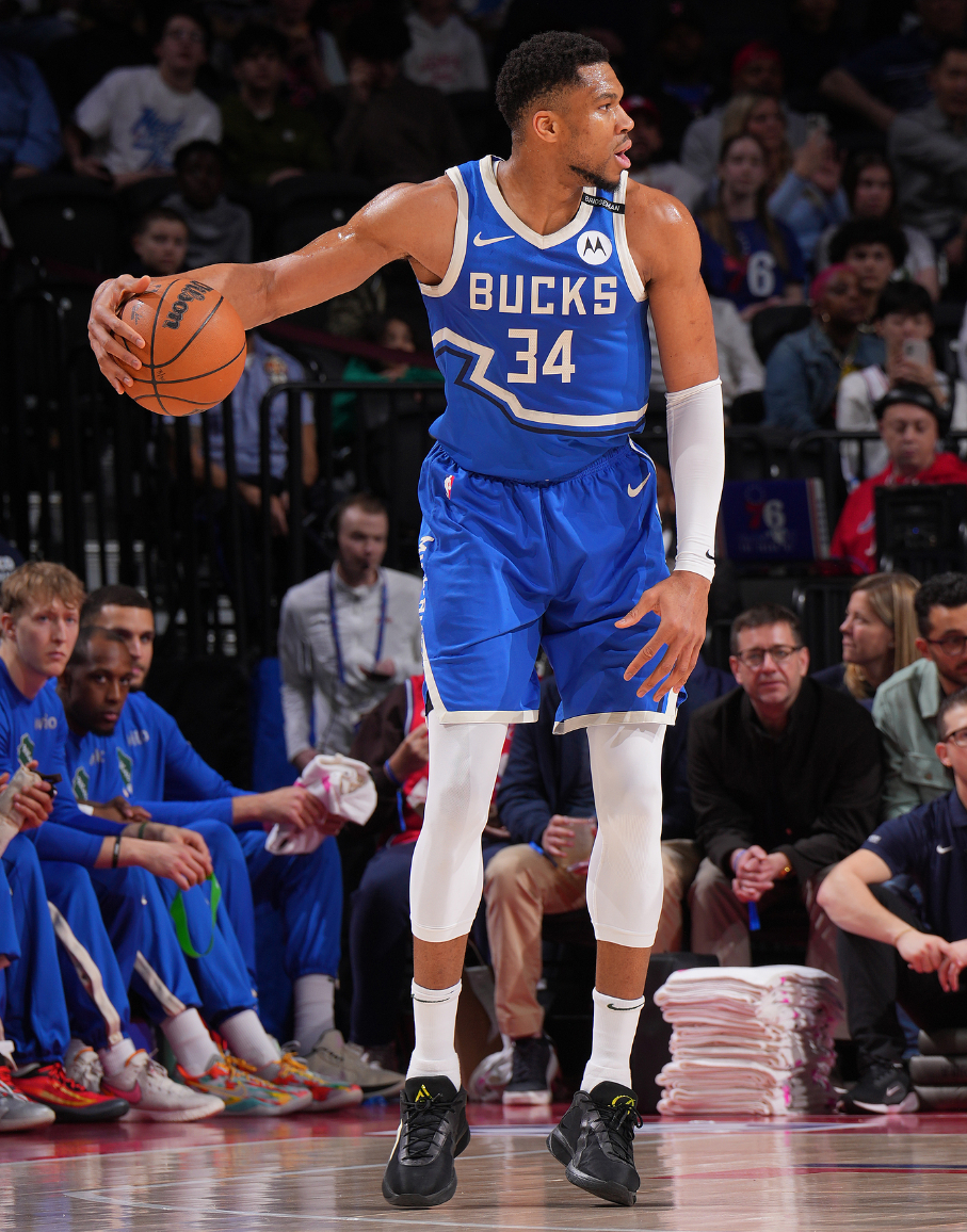 公牛险胜波兰男篮,字母哥送出助攻 公牛险胜波兰男篮,字母哥送出助攻