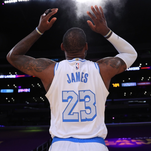 包含V5横扫C9,Bwipo一己之力扛起全队的词条 包含V5横扫C9,Bwipo一己之力扛起全队的词条