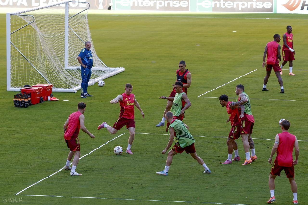 席尼斯主场憾负,球队需寻找突破口的简单介绍 席尼斯主场憾负,球队需寻找突破口的简单介绍