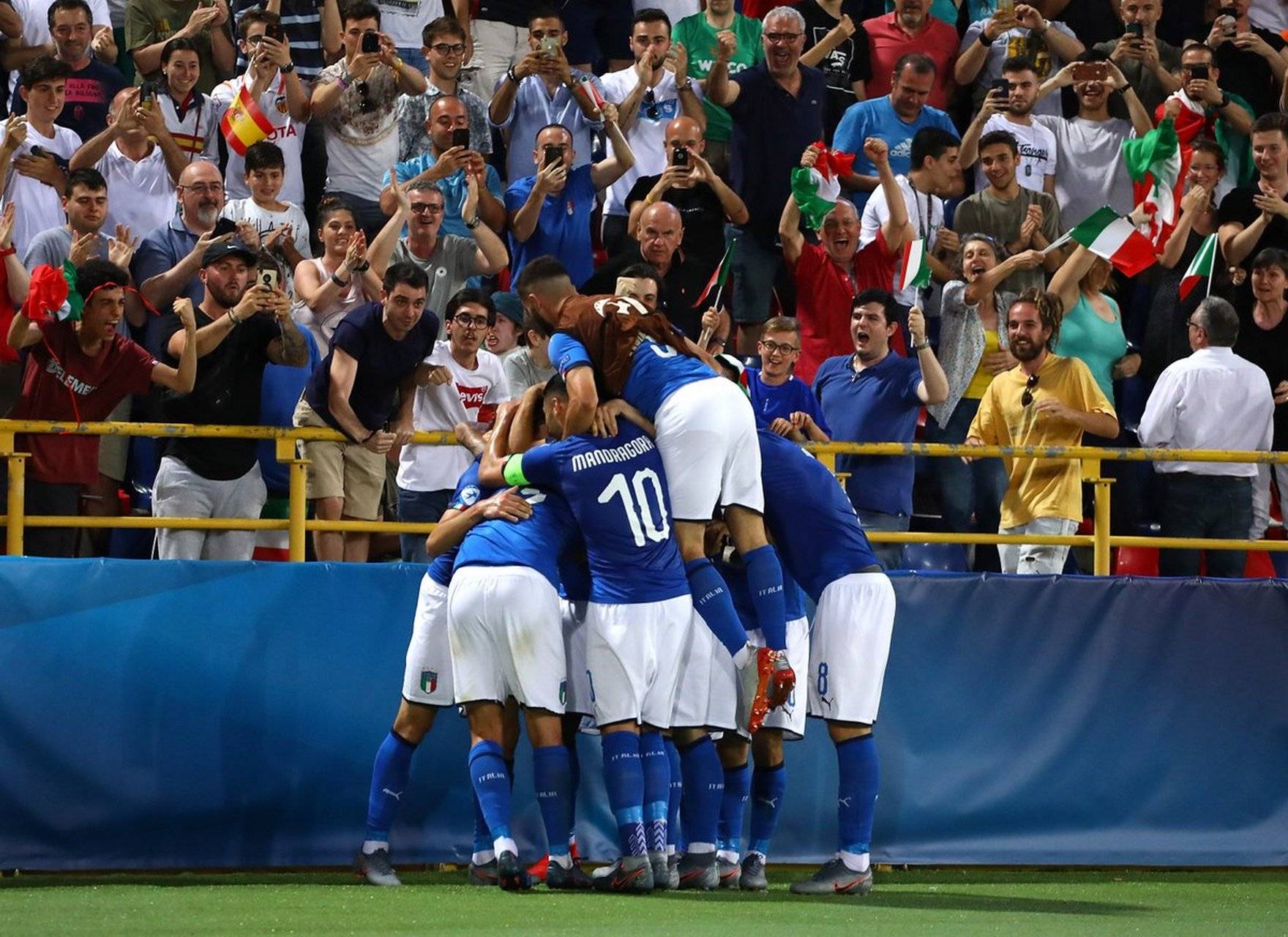 欧预赛激烈对决，各国球队实力不容小觑