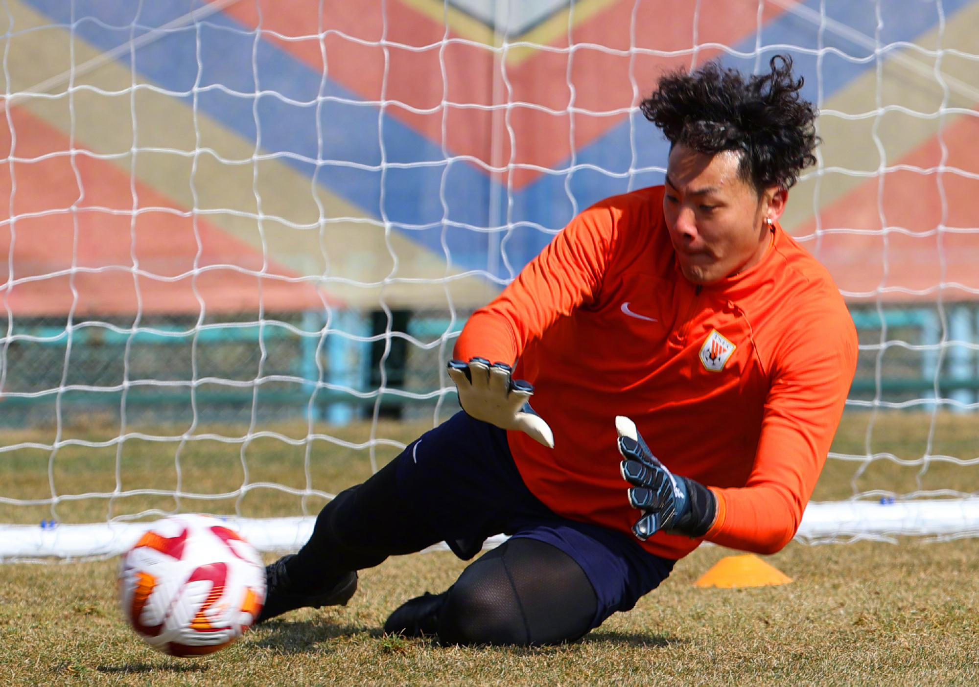 防守漏洞频现，球队全员苦练技术