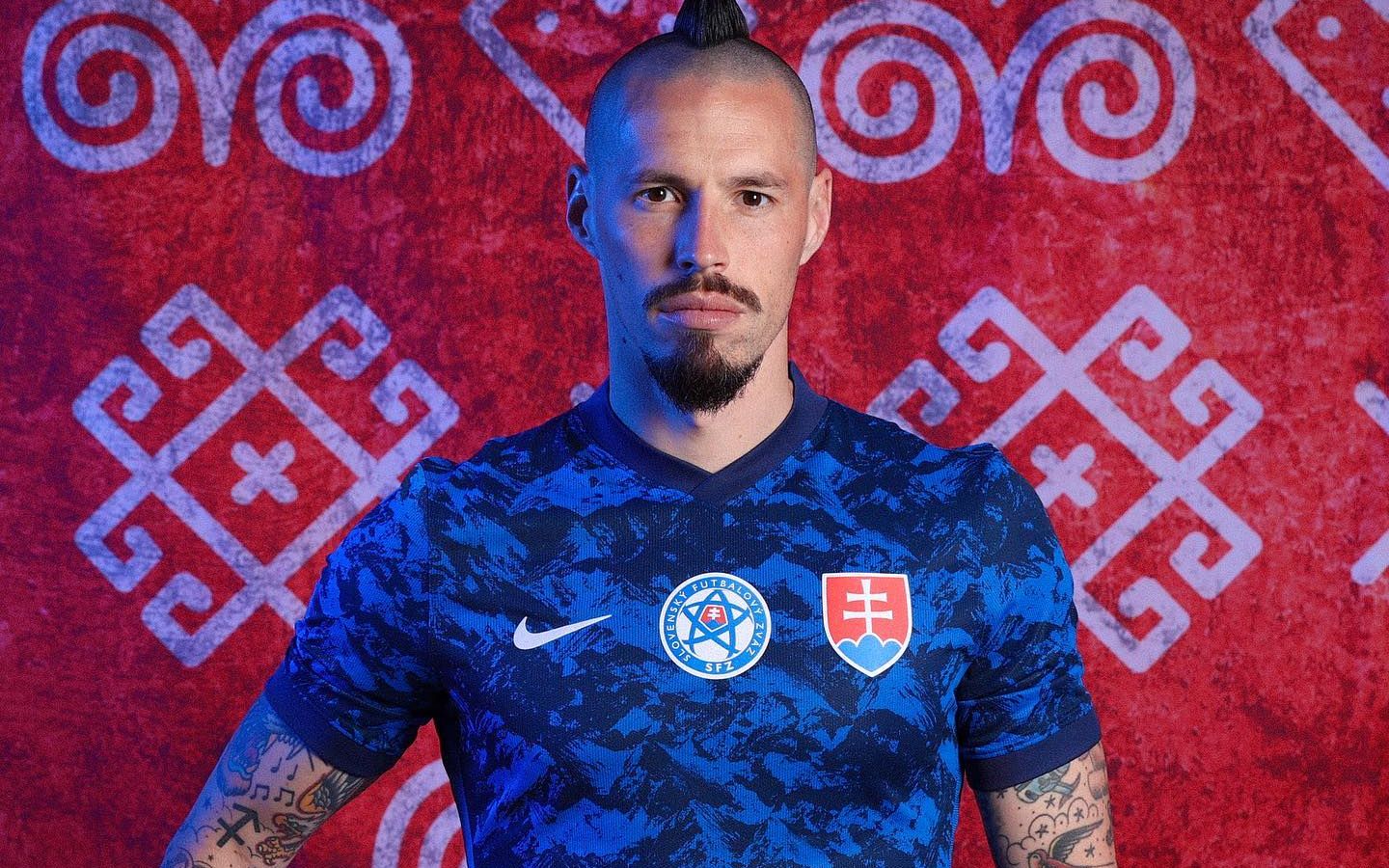 关于斯洛伐克逼平保加利亚，哈姆西克两黄变一红的信息