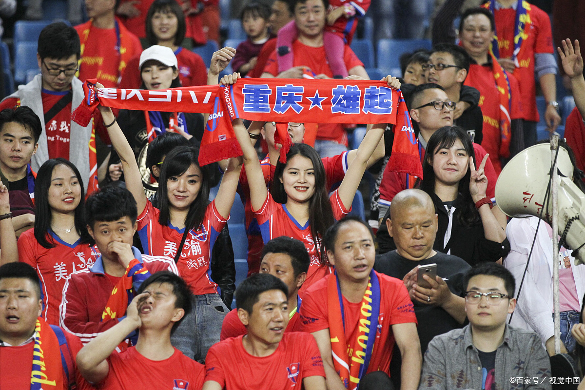 亚冠比赛即将打响，球迷欢呼