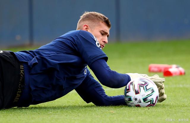 包含汉堡主场完胜,凭借实力摆脱困境的词条 包含汉堡主场完胜,凭借实力摆脱困境的词条