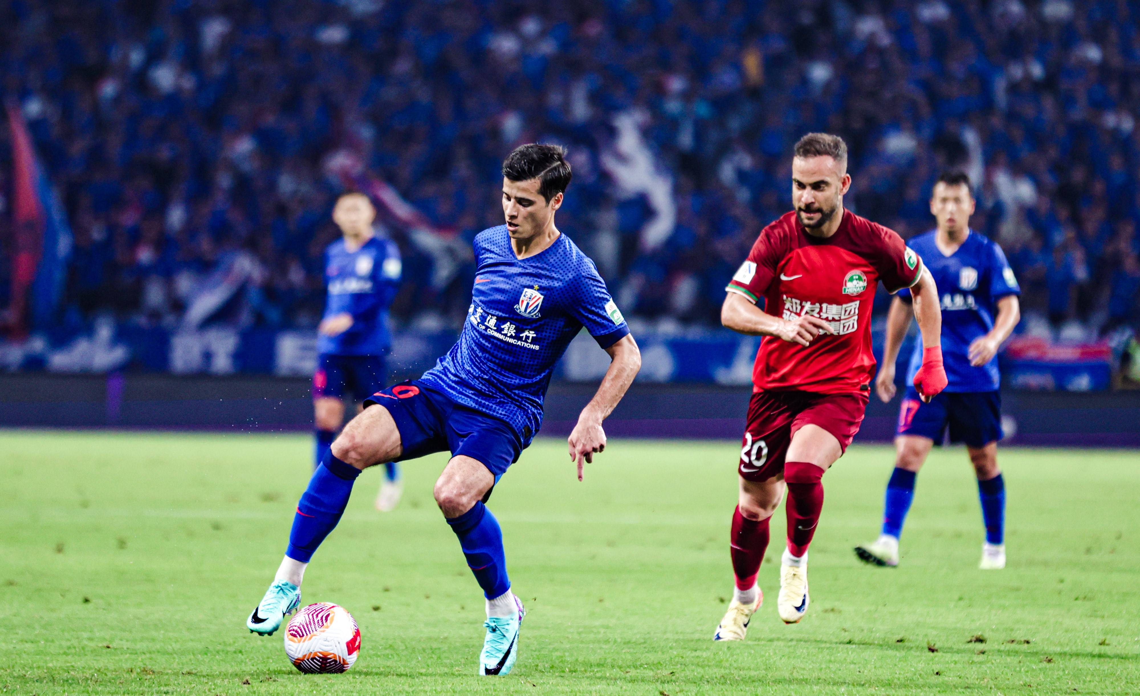 申花队强势排名前列，全队备战下一场比赛