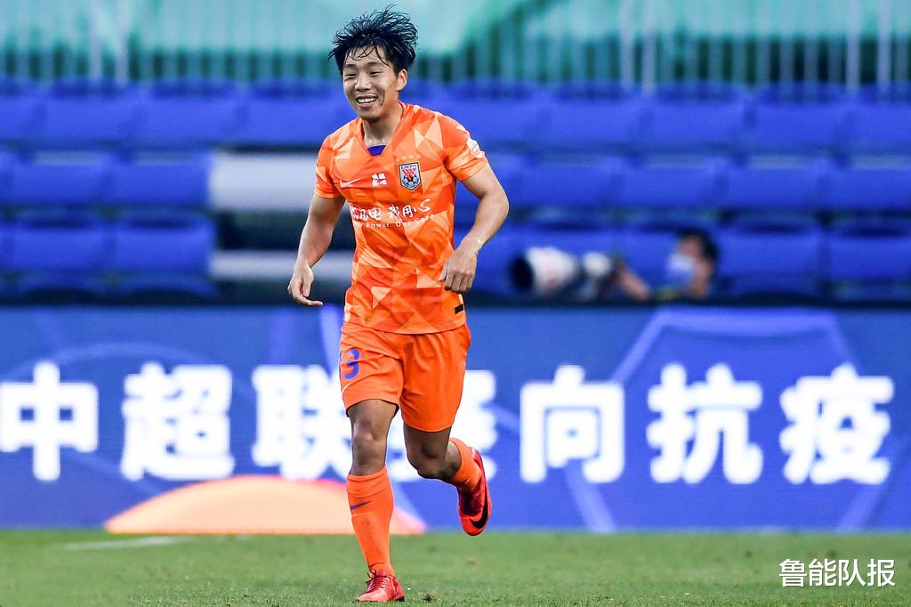 包含沃斯多主场力挫杜伦，惊险取胜巩固榜首位置的词条