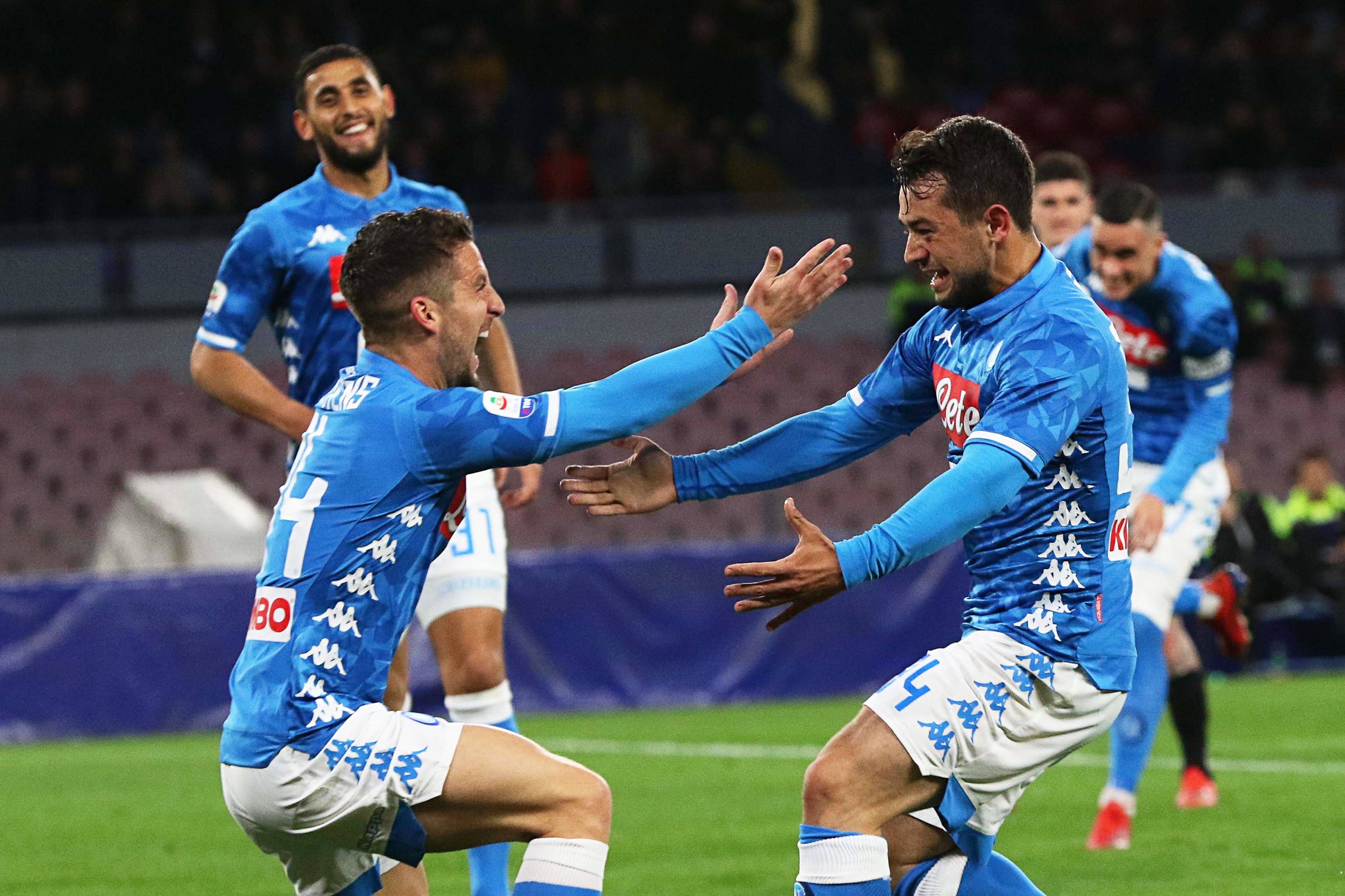 包含那不勒斯客场战胜佛罗伦萨，保持领先优势的词条