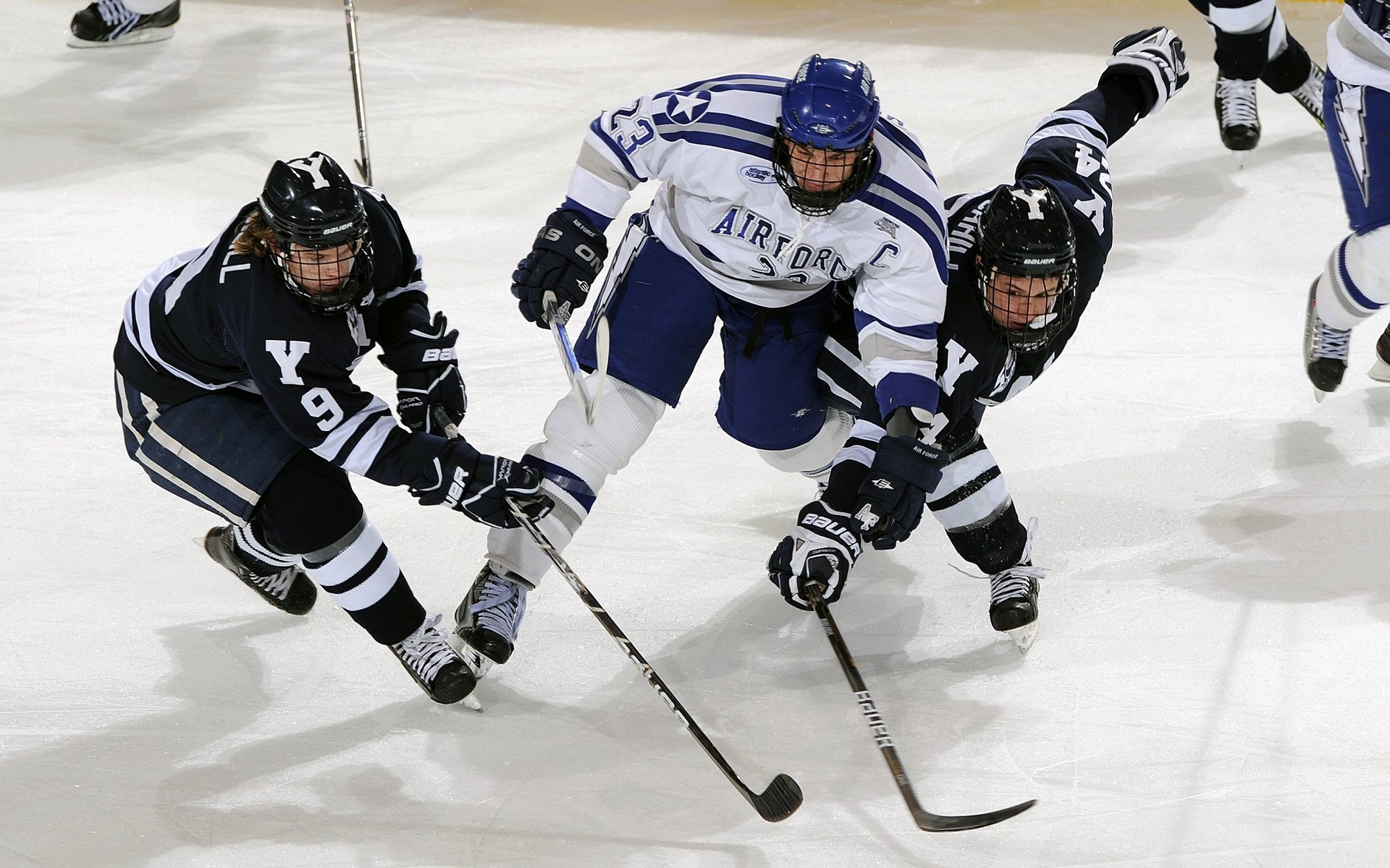 英格拉姆爆发难挽狂澜,掘金铁壁正面击溃开拓者