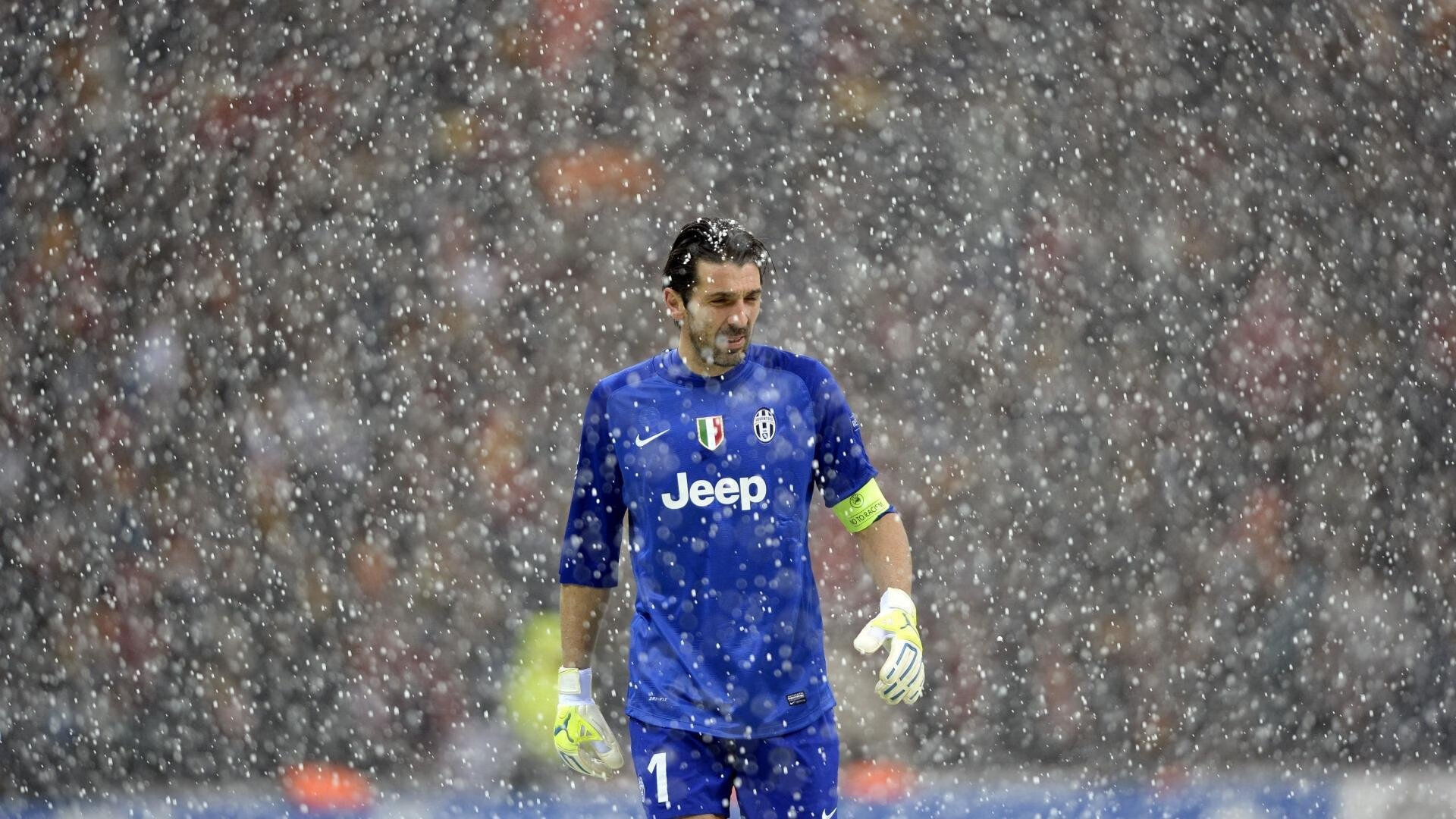 跨界传奇，安哥拉关键战突围奥地利，莱万在NBA季后赛接管比赛