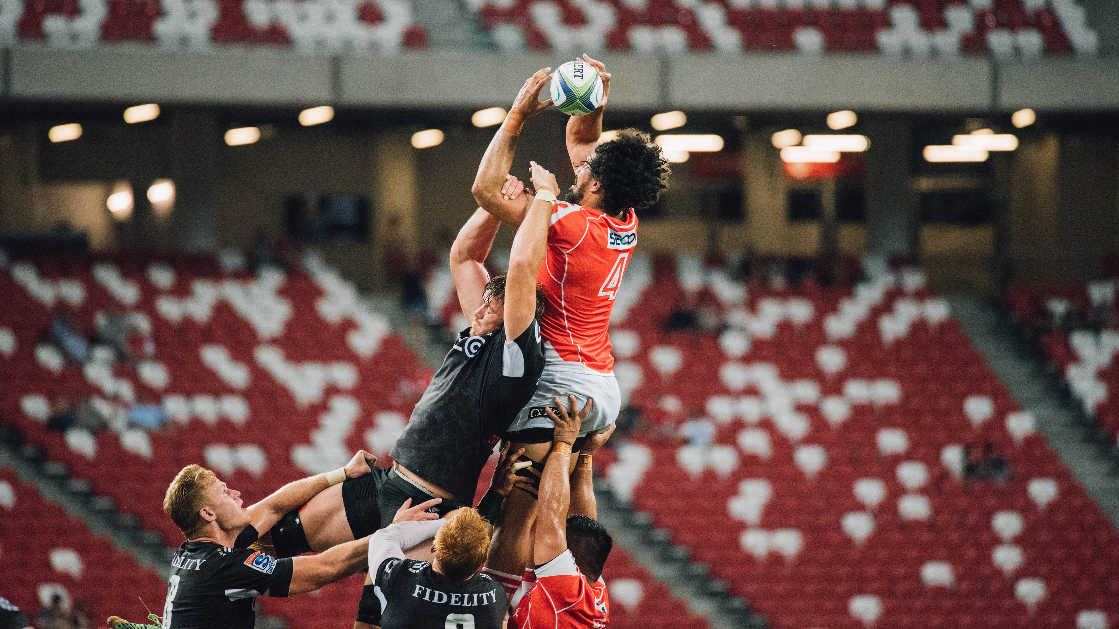 国王对阵深圳队，德罗赞成为全场焦点